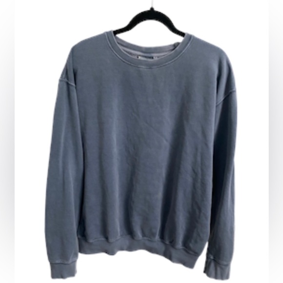 Popular Vintage light blue  sweater slightly oversized for comfy lazy cute look. - Picture 3 of 8